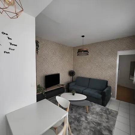 Appartement T2 Spacieux De 30M2, Ideal Proche Paris Issy-les-Moulineaux Esterno foto